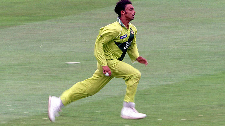 Shoaib Akhtar – Pakistan