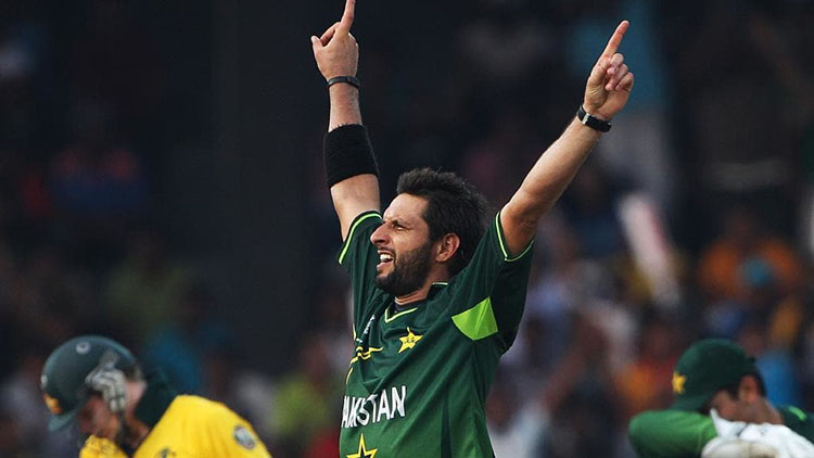 Shahid Afridi (Pakistan) – 395 ODI Wickets